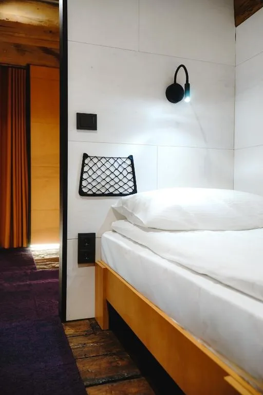 3 Monks Hostel and Apartments