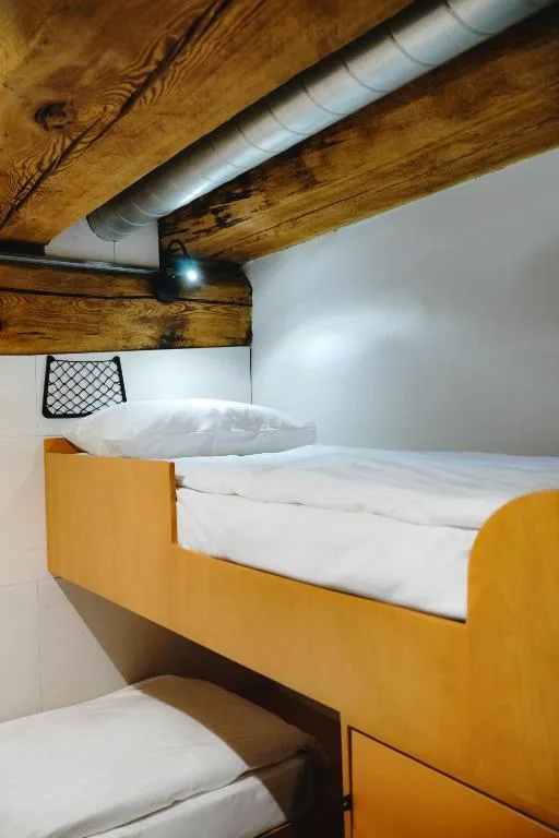 3 Monks Hostel and Apartments