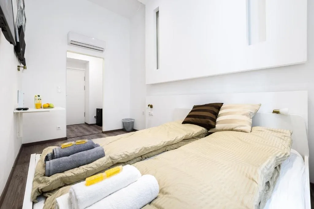 Annabelle Downtown Apartments