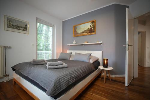 The Berlin Getaway / 80qm in Berlin's Historic Diplomatic Quarter