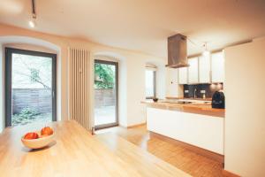 Large 150m2 Apartment with Balcony & Terrace in Trendy Prenzlauer Berg