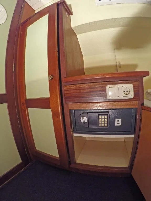 Botel Elodie