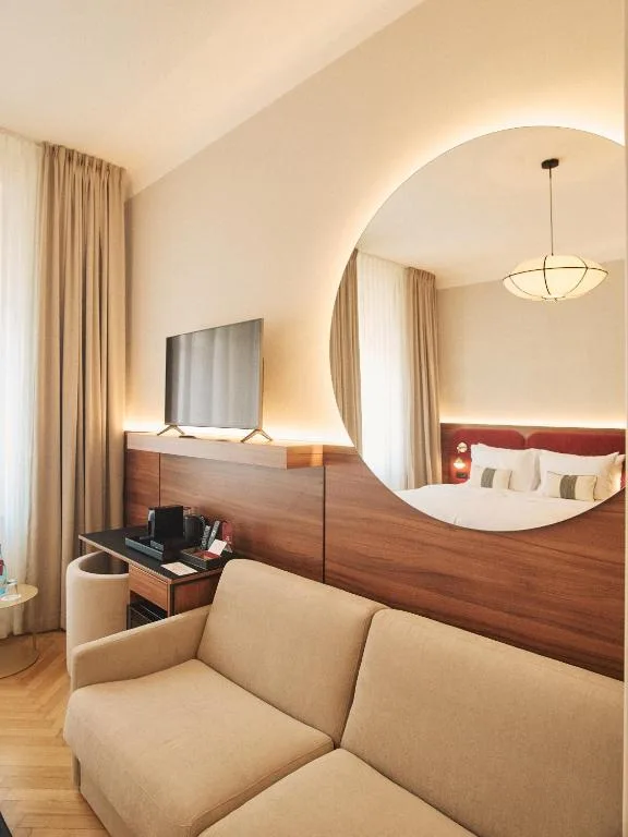 Carlton Boutique Hotel