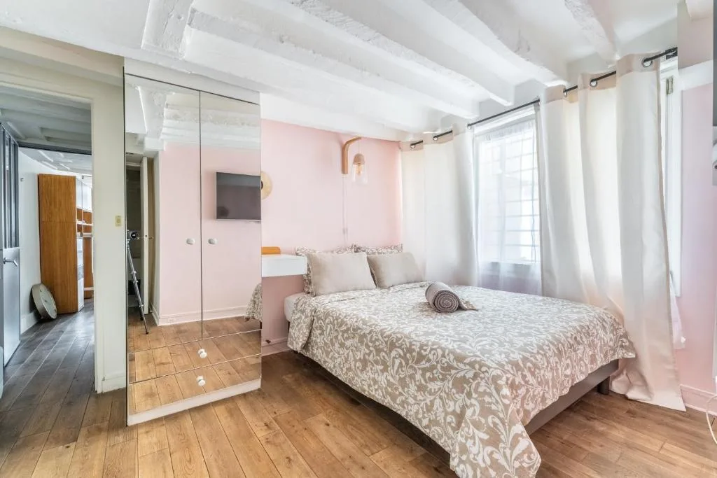Charming Flat Montorgueil