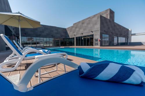 West Walk Retaj Hotel
