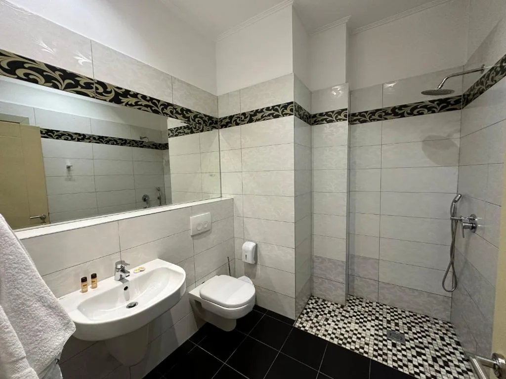 Edisem Hotel