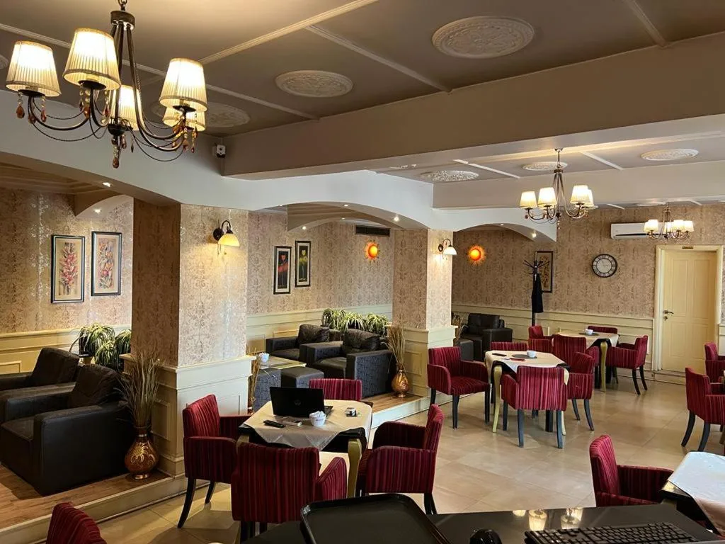 Edisem Hotel
