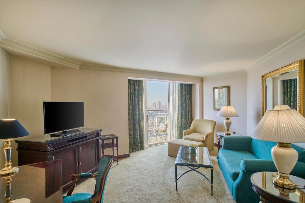 Deluxe One-Bedroom King Suite - Nile View