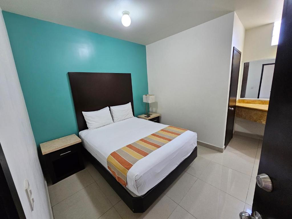 Economy Queen Room