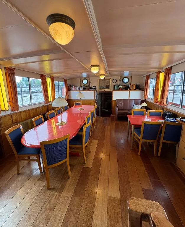 Hotelboot Zwaan