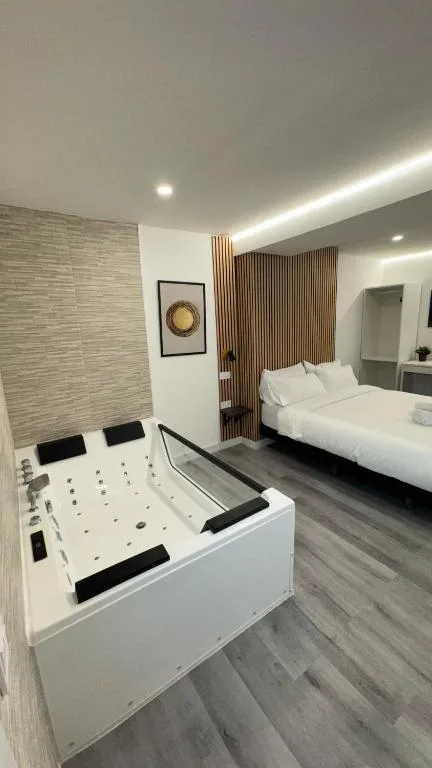 JACUZZI ROOMS PUENTE DE VALLECAS habitaciones con y sin jacuzzi