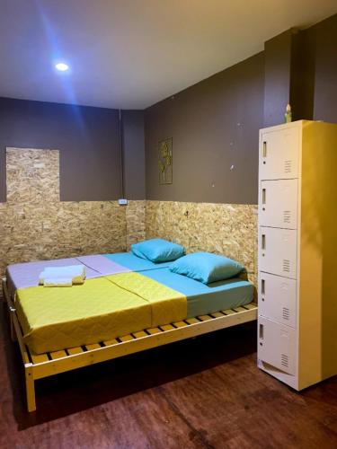 THIP bungalow family room