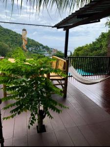 THIP bungalow family room