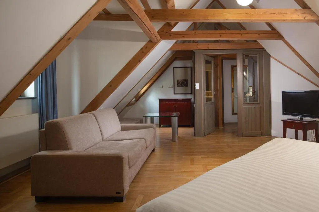 Charles Bridge Heritage Suites by SALVATOR HOTELS