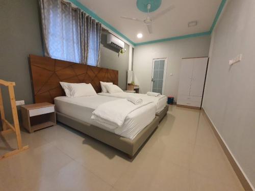 Oceanic Inn - Guest House