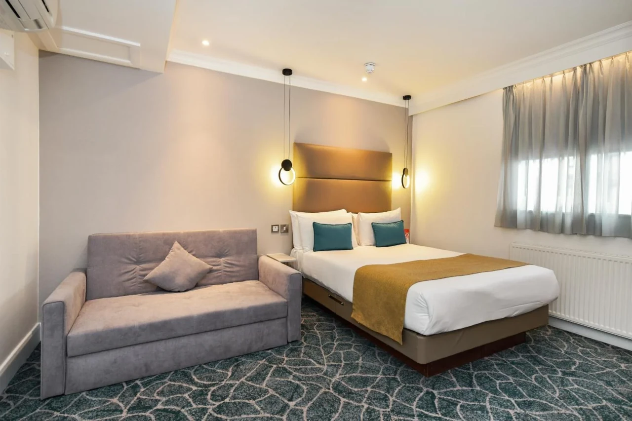 Queens Park Hotel