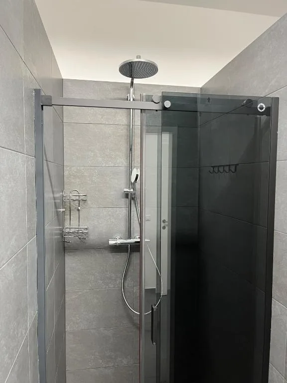 Space Home Apartment