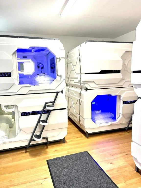 Space Home Apartment