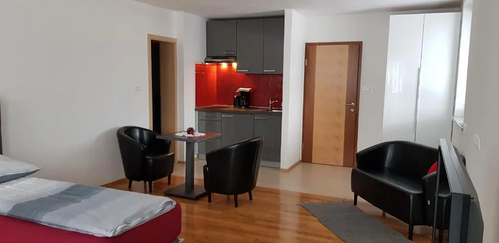 Vila Ema Apartments and Rooms