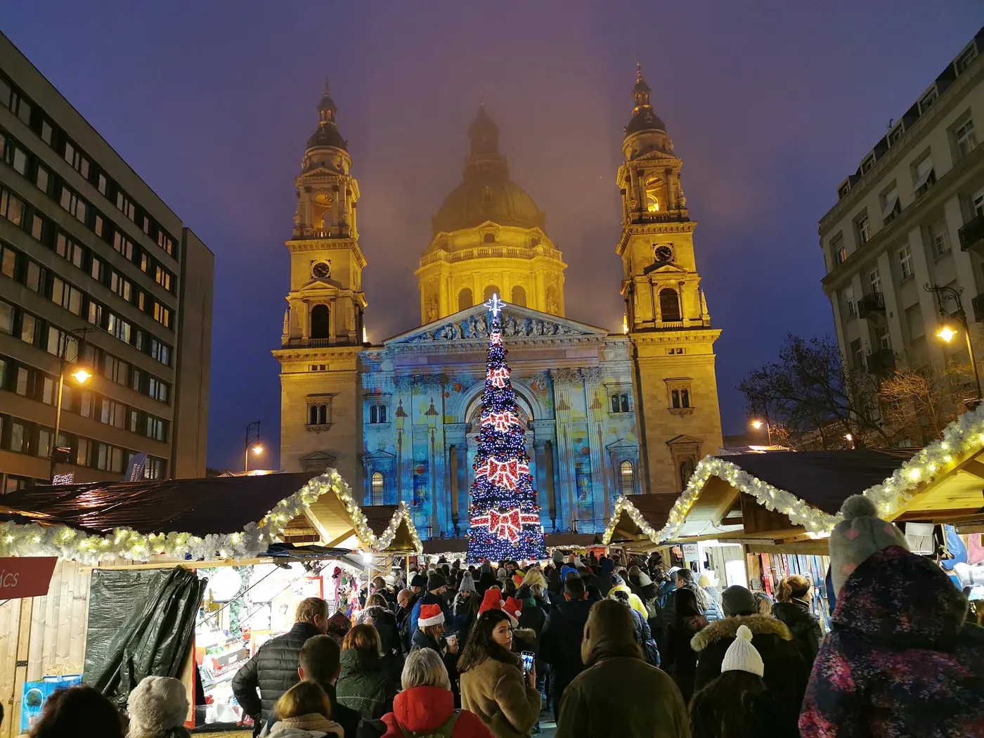 Advent Christmas market stalls and tree in front of St. Stephen's Basilica, Budapest