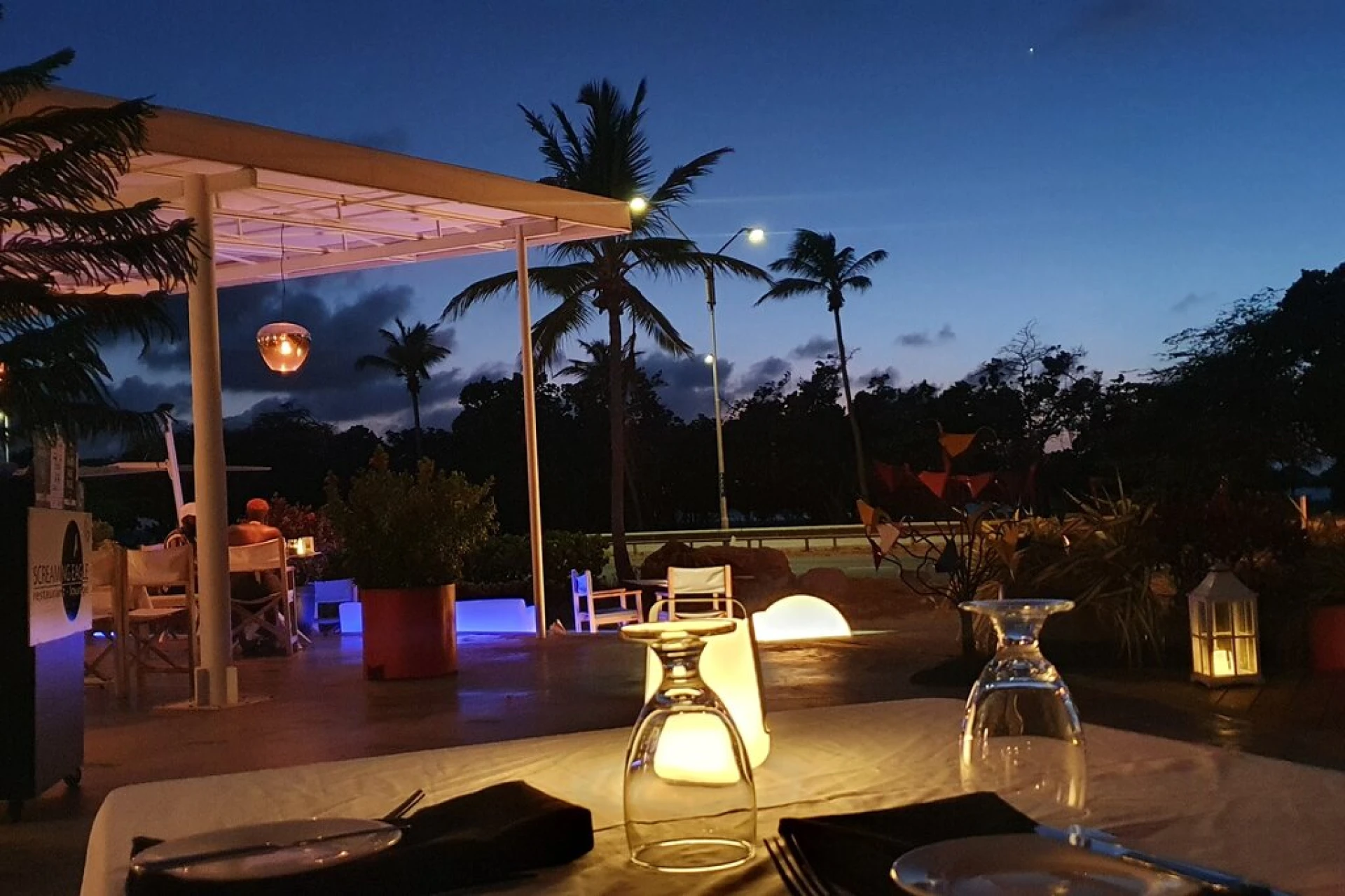 Eagle Beach Aruba Restaurants: A Guide to Dining at One of the World's Best Beaches