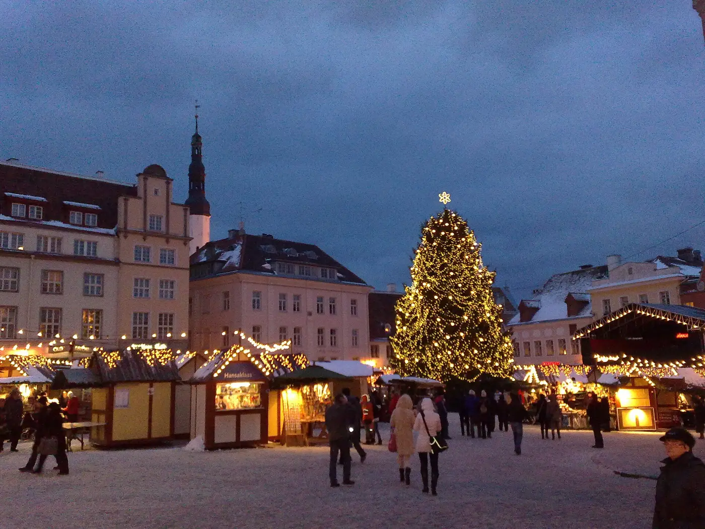 Christmas market and lit tree on Town Hall Square, Tallinn